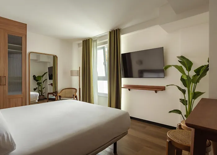 Batimont Suites & Apartments